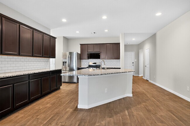 Building Photo - 3310 Sumac Dr