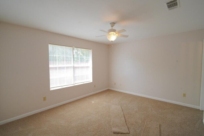 Building Photo - 3178 N Ridge Rd