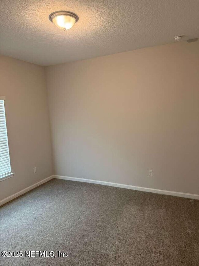 Building Photo - 101 Ness Cir