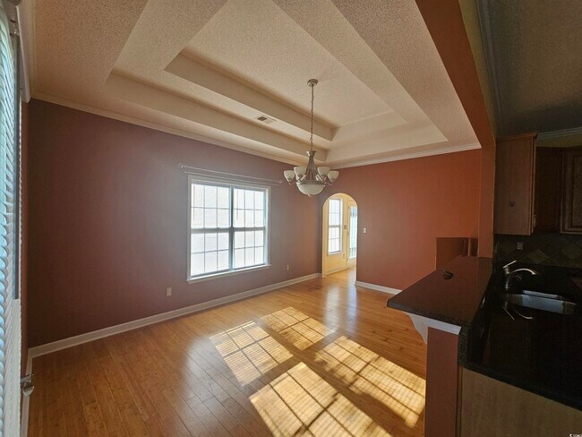 Building Photo - 1011 Hillsdale