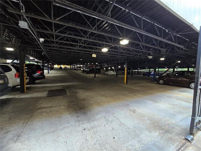 Building Photo - 1910 E Palm Ave