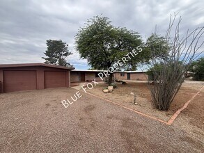 Building Photo - 729 N Alamo Ave