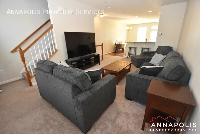 Building Photo - 619 Ravenwood Dr