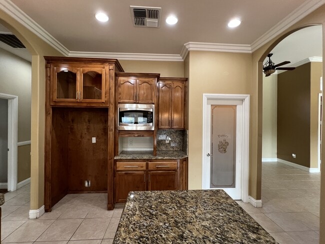 Building Photo - 12309 Thornwood Dr