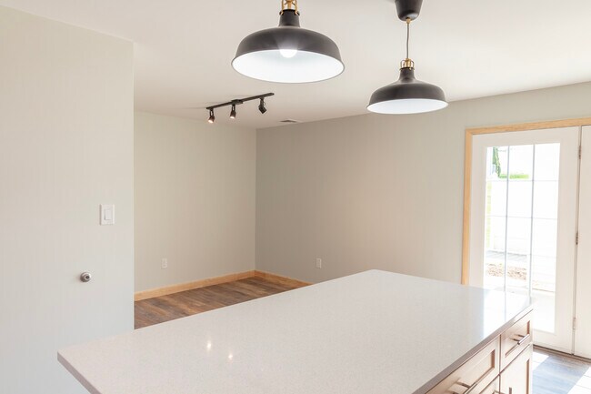 Building Photo - 289 Governors Park Rd