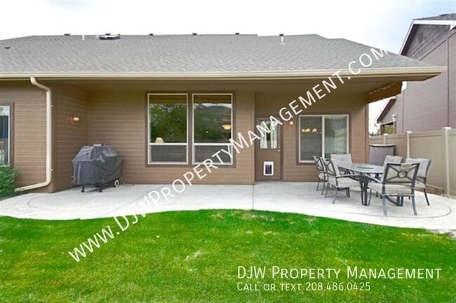 Building Photo - 2734 E Romeo Dr