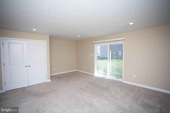 Building Photo - 239 Macoun Way