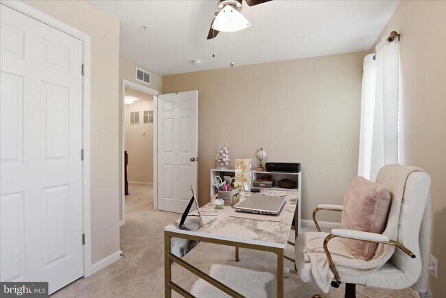 Building Photo - 45758 Winding Branch Terrace