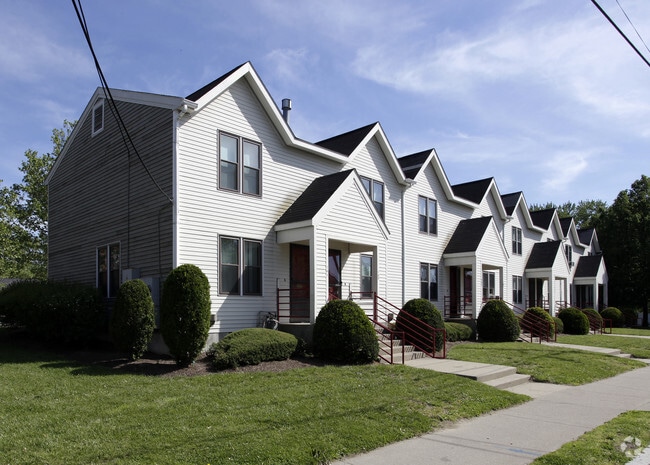 Primary Photo - Oxford Gardens Apartments