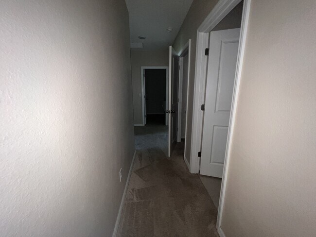 Building Photo - 9704 Pepper Tree Trl