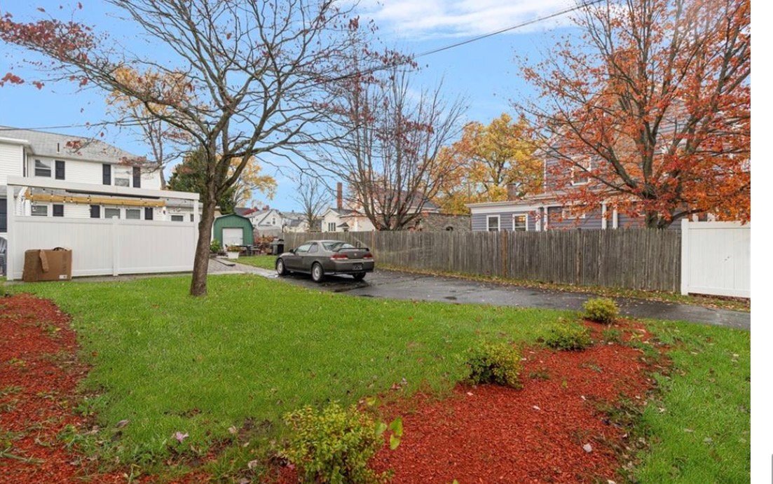 Building Photo - 1303 Cranston St