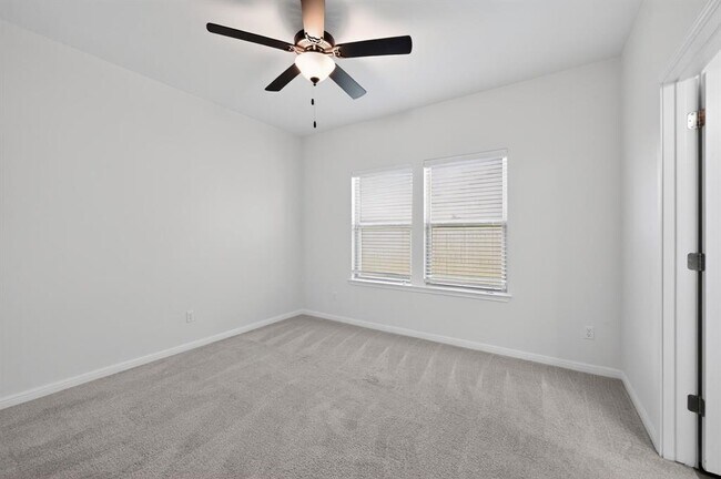 Building Photo - 221 Arabian Colt Dr