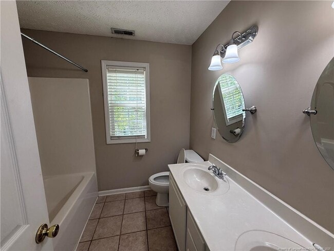 Building Photo - 89 Harborview Dr