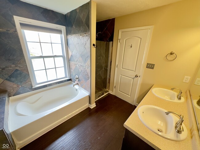 Building Photo - 9094 Demarest Dr