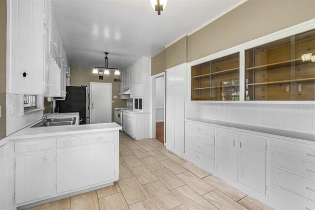 Building Photo - 757 Old Ivy Rd NE