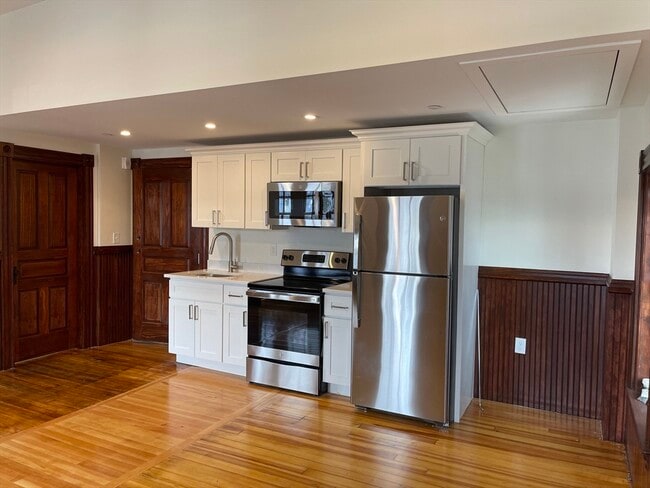 Building Photo - 41 Summer St