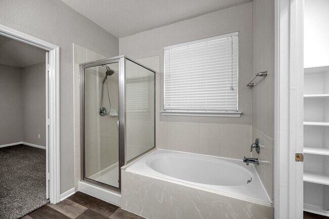 Building Photo - 9575 E Woodmark