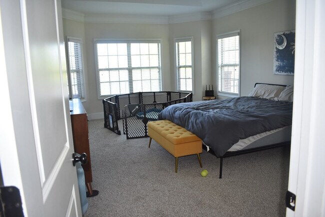 Building Photo - 2190 Harborview Dr