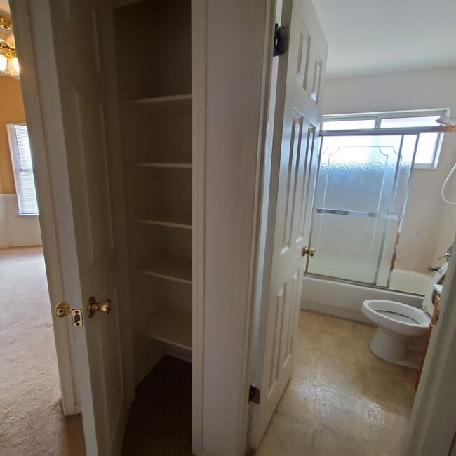 Building Photo - 121 Mesa Del Sol