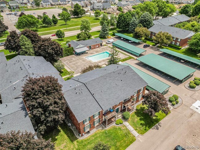 Building Photo - 34763 Maple Ln Dr
