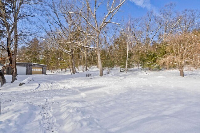 Building Photo - 159 N Monson Rd
