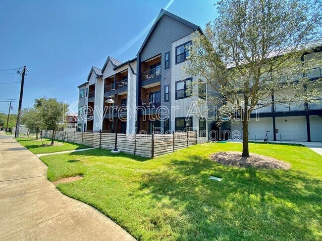Building Photo - 3101 Govalle Ave