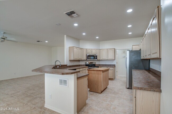 Building Photo - 15436 E El Lago Blvd