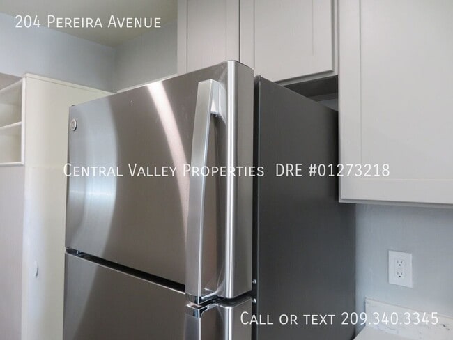 Building Photo - 204 Pereira Ave