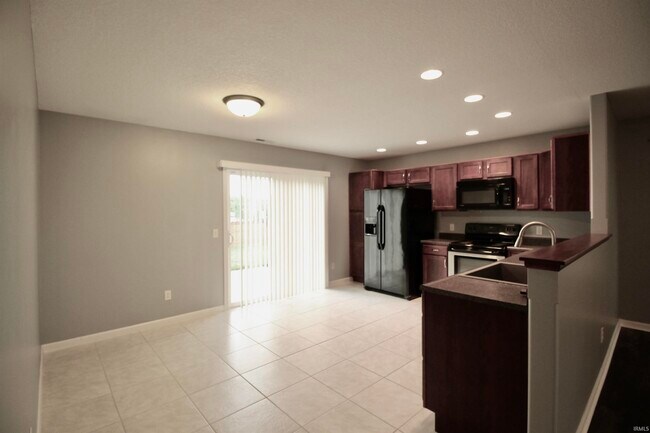 Building Photo - 10153 Archstone Cove