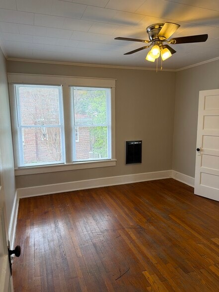 Building Photo - 422 W Main St