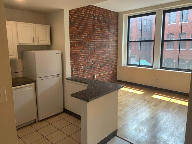 Primary Photo - 105-107 Washington Street-Unit 5