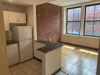 Building Photo - 105-107 Washington Street-Unit 5