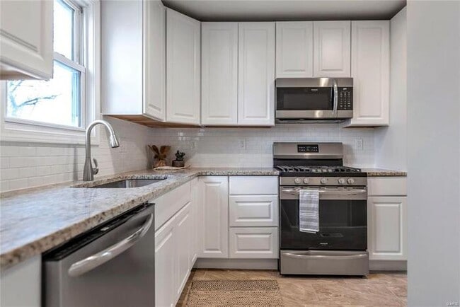 Building Photo - Fantastic 3bd/1.5ba home! Let yourself in!