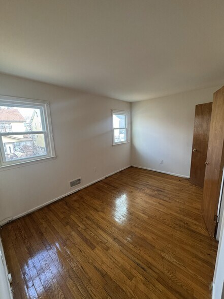 Bedroom 2 - 28 Young Ave