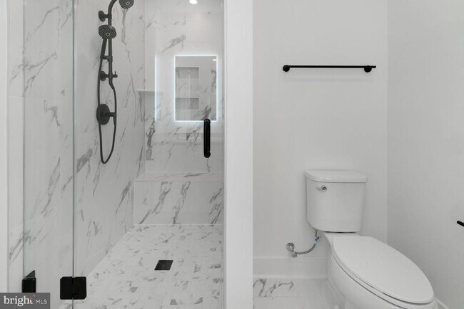 Building Photo - 5353 ZENITH OVLK