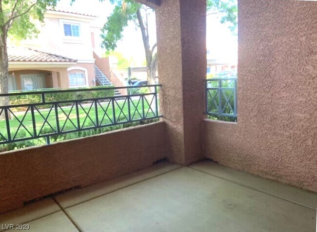 Building Photo - 352 Pine Haven St