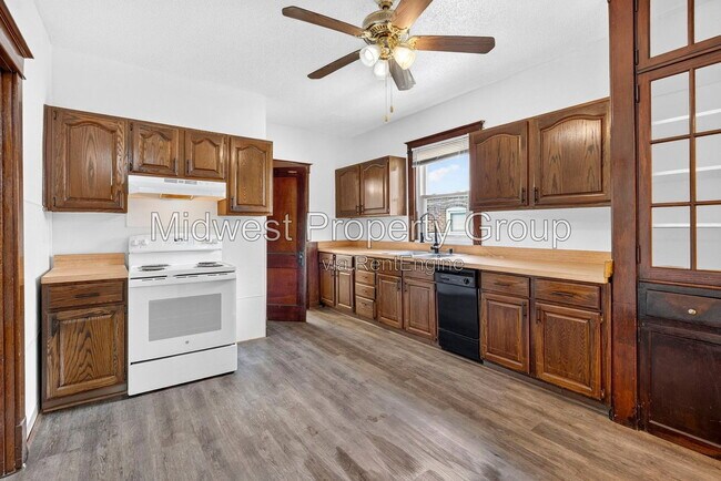 Building Photo - 1208 Verl Pl