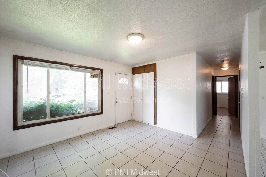 Building Photo - 8124 E 37th Pl