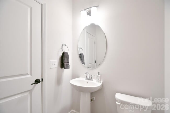 Building Photo - 114 Isleworth Ave