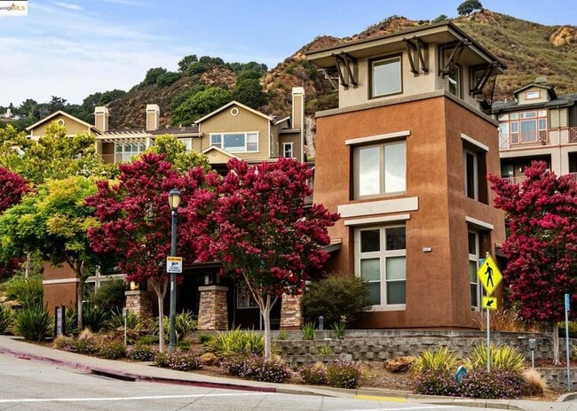 Building Photo - NEW CONSTRUCTION HUGE 1800sf 3BR/3BA 2GR Caballo Hills Townhome Western Views AVAIL NOW