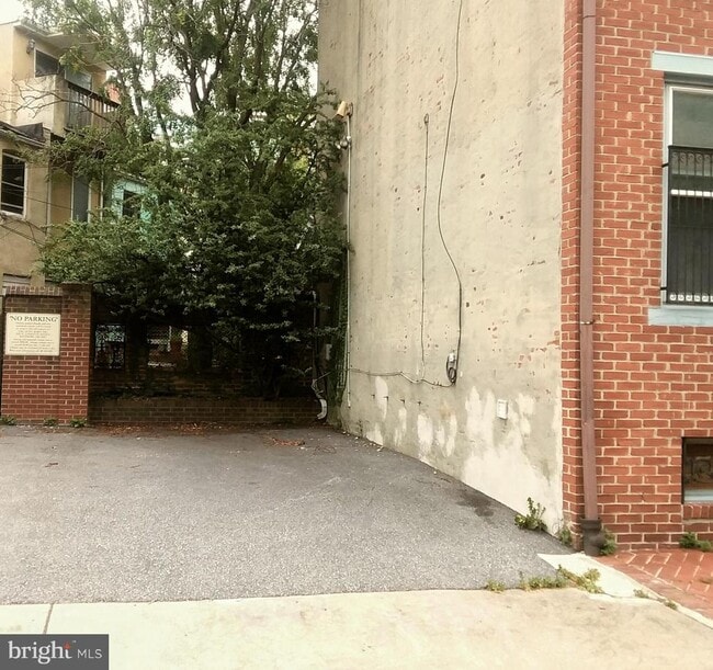 Building Photo - 651 South Paca St
