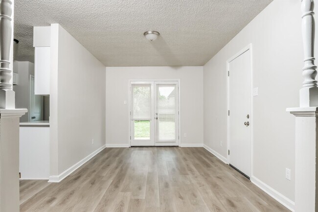 Building Photo - 4262 Water Briar Rd