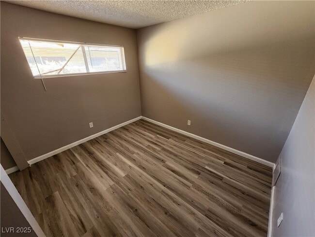 Building Photo - 2527 N Crawford St