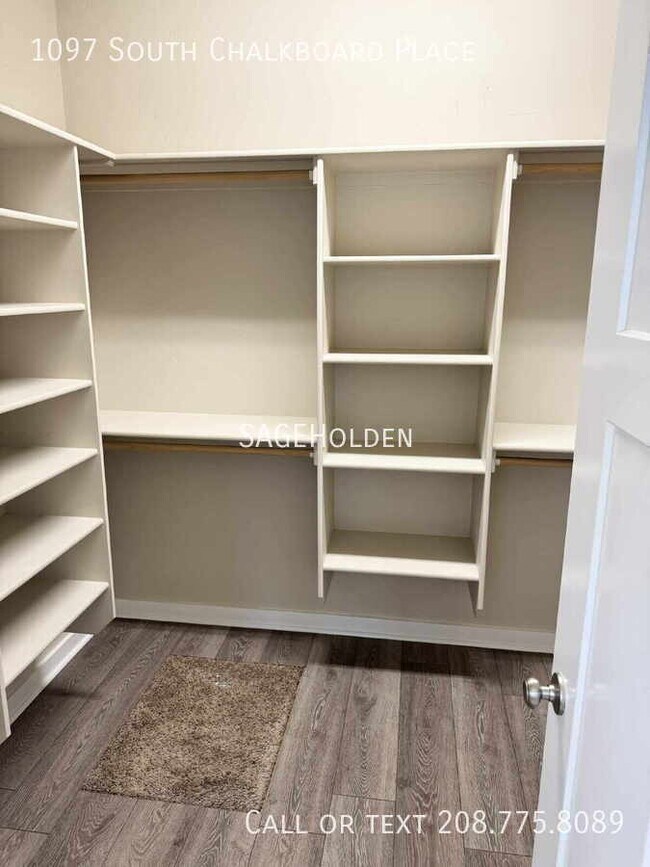 Building Photo - 1097 S Chalkboard Pl