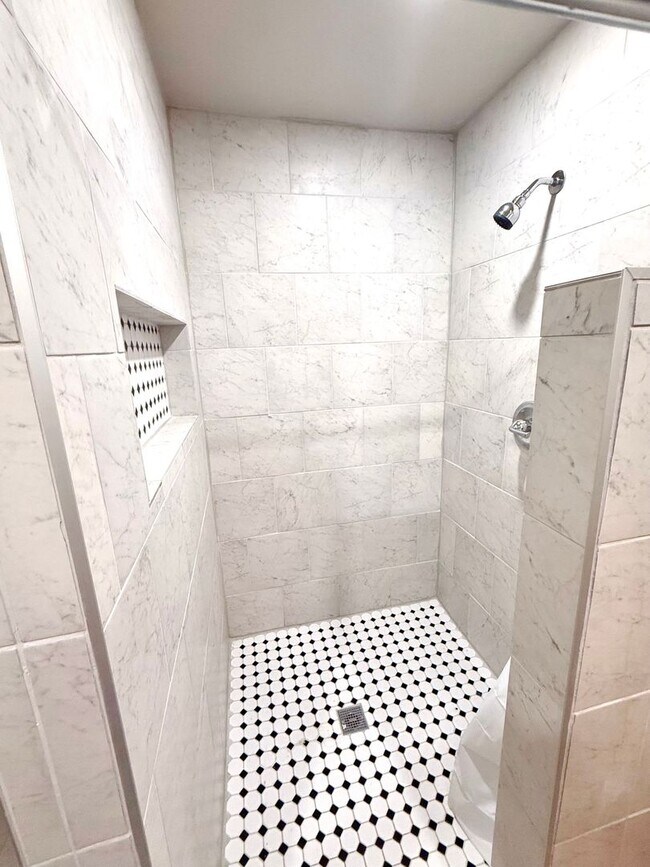 Building Photo - Charming 2-Bedroom Home with Flex Room & Gated Entry