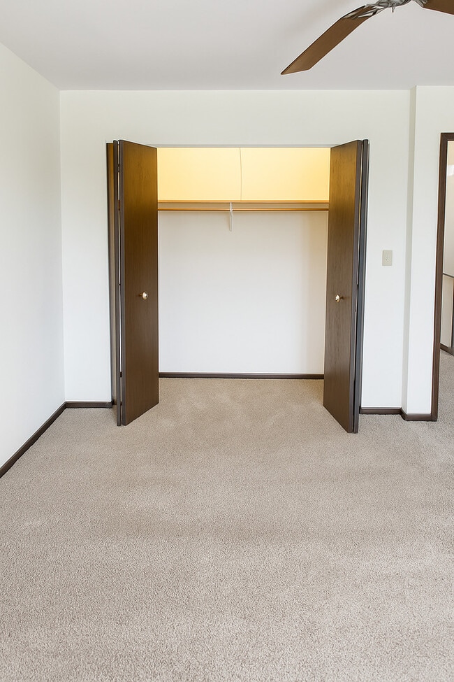 Building Photo - 15741 Thomas Ln