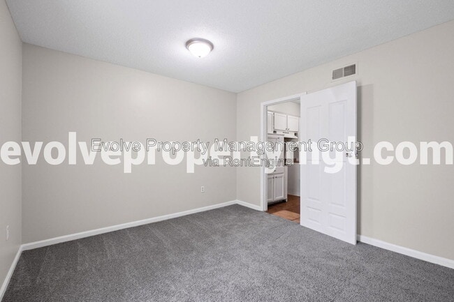 Building Photo - 5331 Pipers Gap Dr