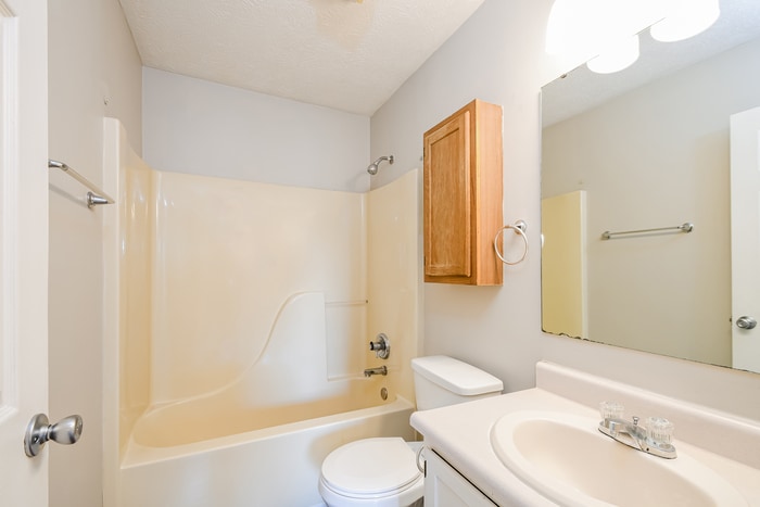 Building Photo - 11813 Shannon Pointe Rd