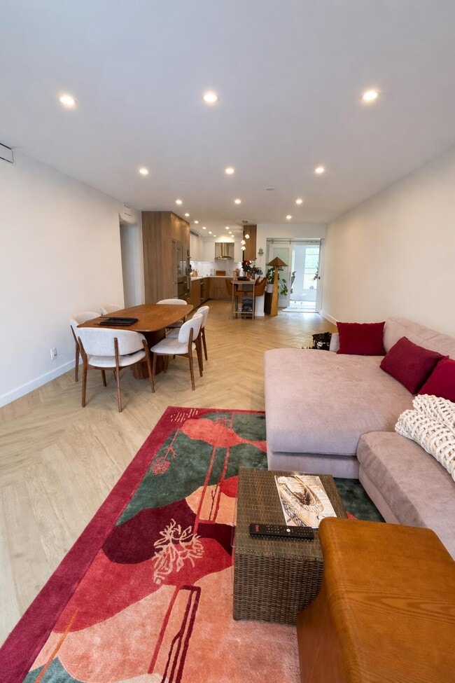 Building Photo - 200 W Camino Real