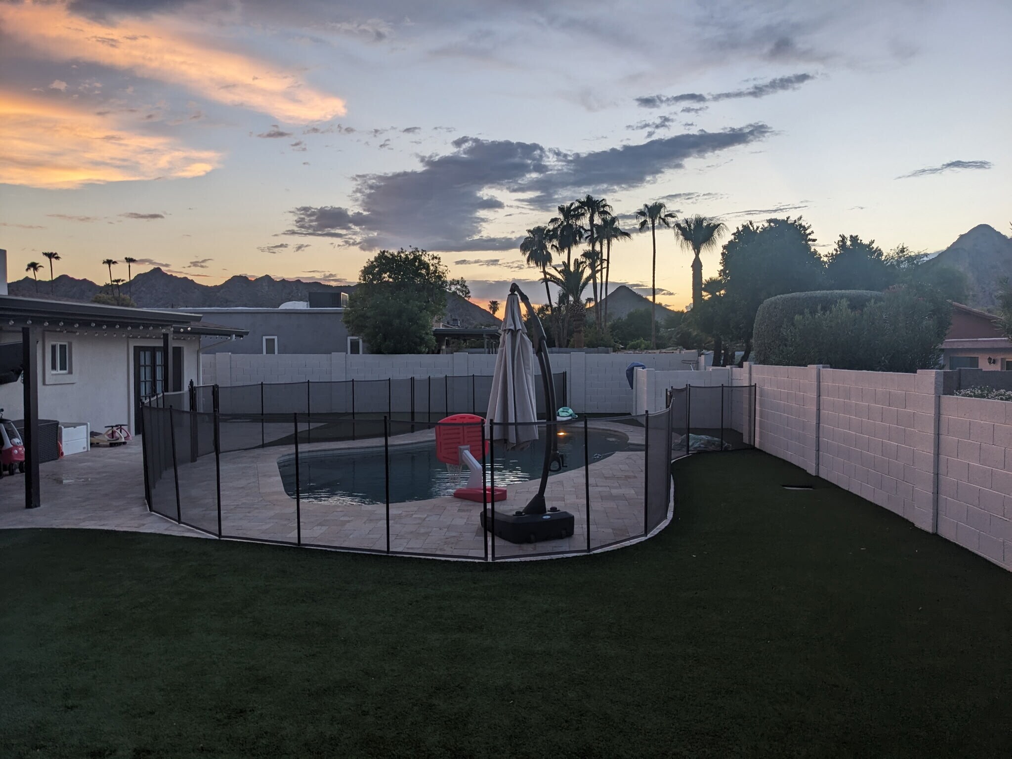 Building Photo - 2526 E Mercer Ln